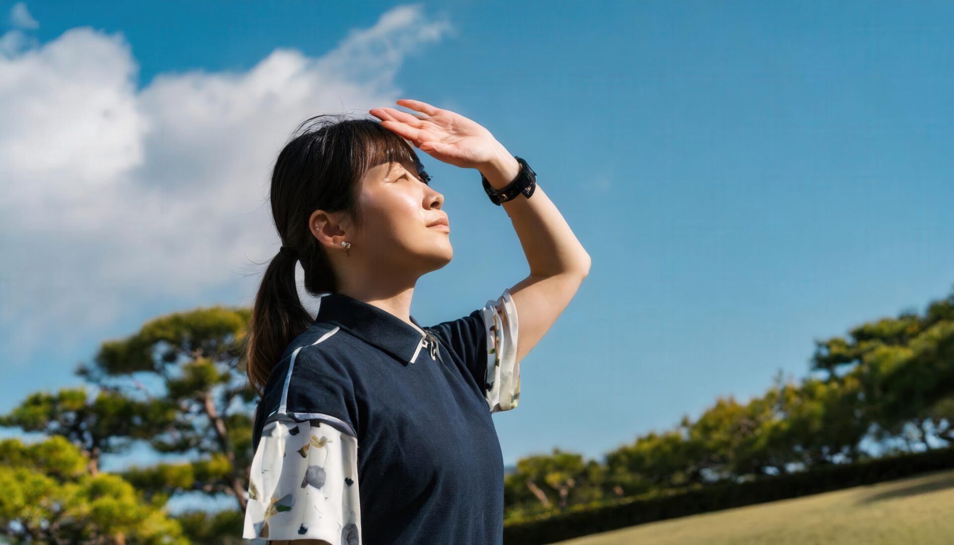 日焼けが気になる女性