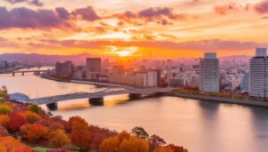 川と橋が織りなす夕焼けの風景