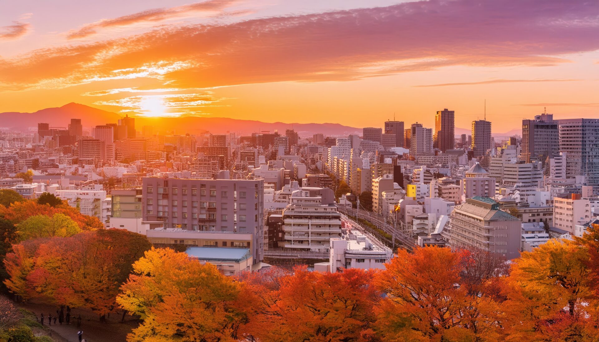 秋の夕焼けに包まれる街並み