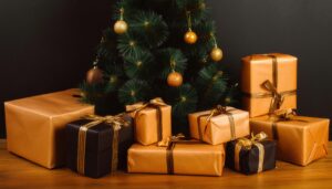 クリスマスツリーとゴールドラッピングのプレゼント