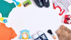 子供用品とカラフルなおもちゃのフラットレイアウト