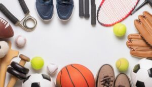 スポーツ用品が並ぶ白い背景のレイアウト