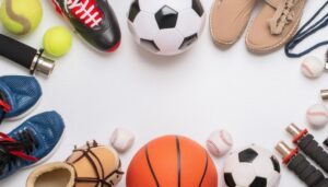 スポーツ用品が並ぶ白い背景のレイアウト
