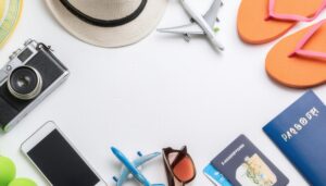 旅行に持っていくアイテムの集合写真