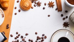 シナモンロールとコーヒーの朝食風景