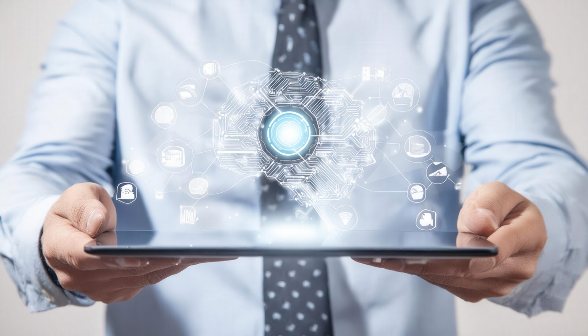 タブレットを持ちながら脳のホログラムを表示するビジネスパーソン