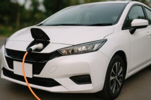 電気自動車の充電ケーブル接続