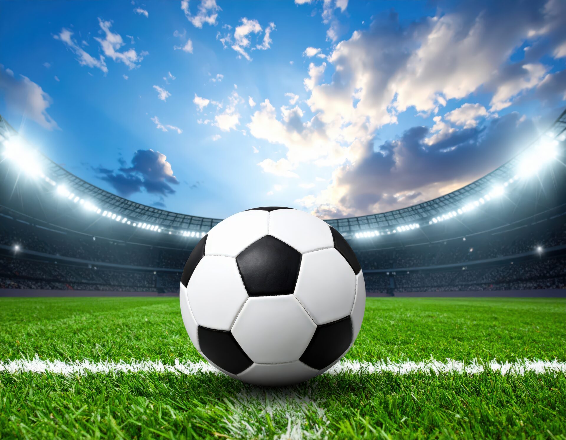 スタジアム中央に置かれたサッカーボール