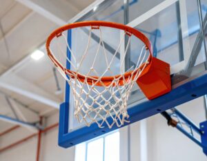 バスケットボールコートのリングとネット