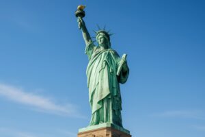 歴史的シンボルとしての自由の女神