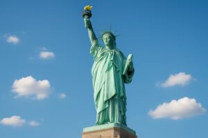 観光名所として知られる自由の女神像