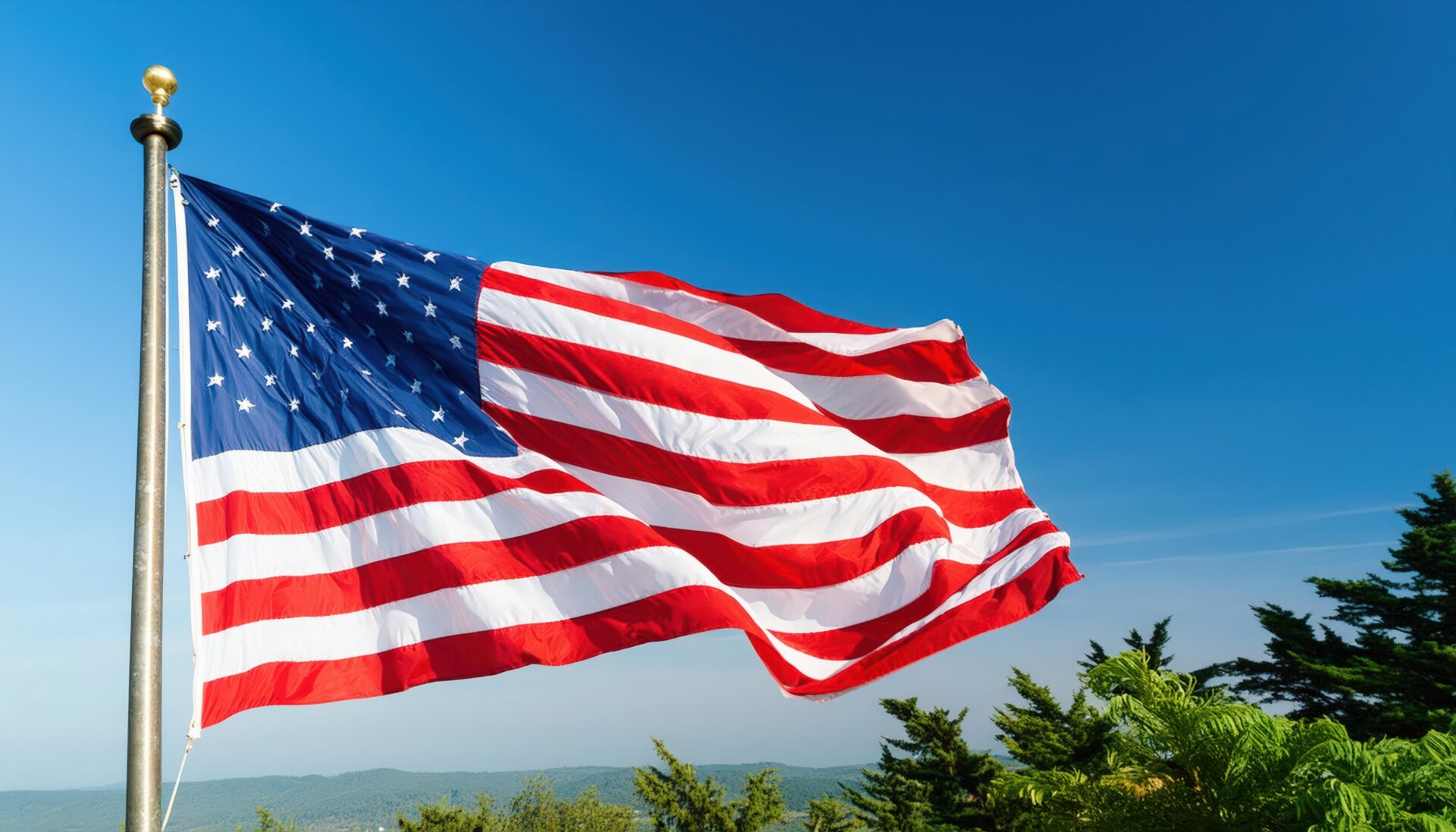 アメリカ国旗と青空