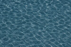 自然な光が揺れる海面のテクスチャ