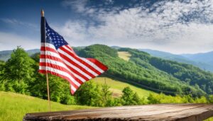 アメリカ国旗が広がる緑の丘