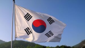 韓国の国旗が風に揺れる様子