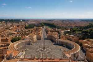 ローマ市街とテヴェレ川を望むサンピエトロ広場の高所からの景色