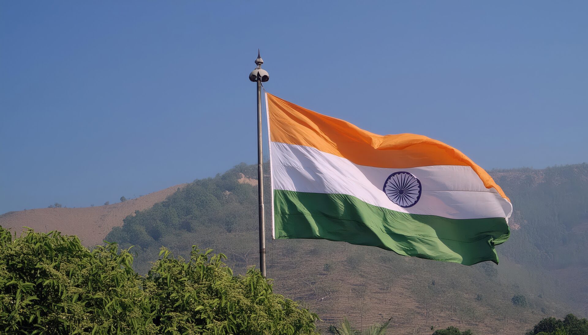 風になびくインド国旗