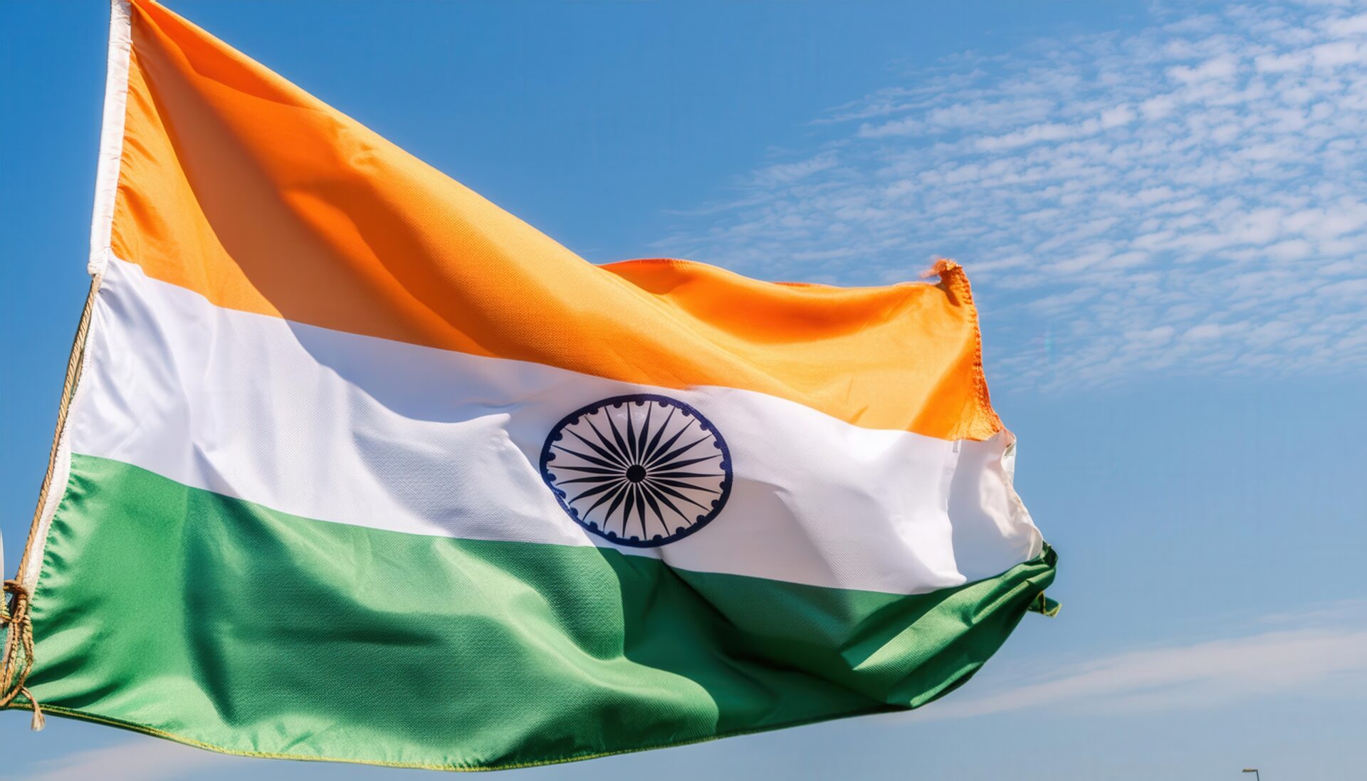 風になびくインド国旗