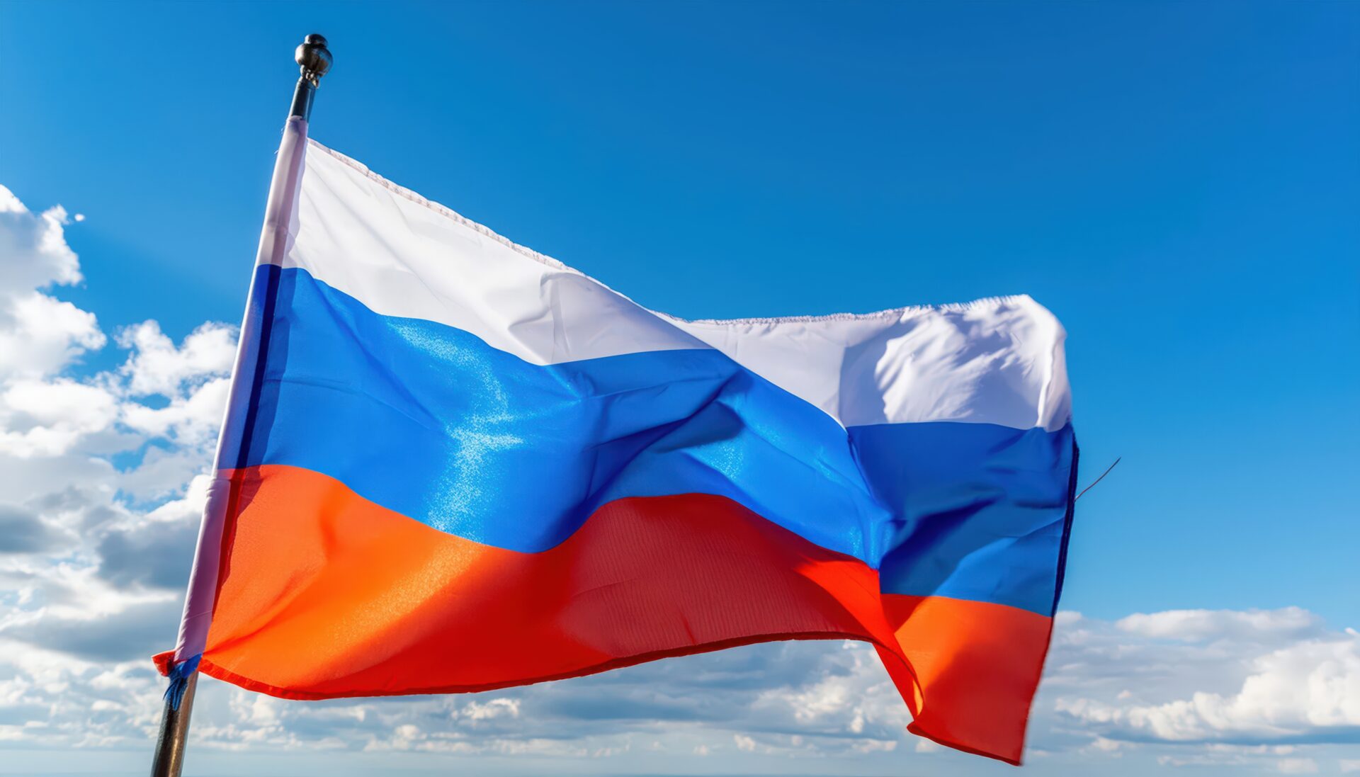 風になびくロシア国旗