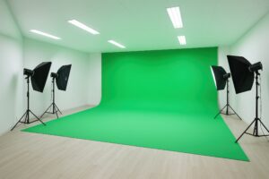プロ仕様のグリーンバックスタジオと照明設備