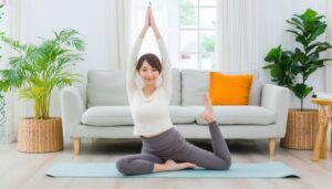 自宅ヨガの一場面