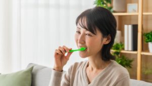 歯を磨く女性1