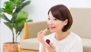 リップを持つ女性10