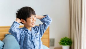 起きたばかりの子供