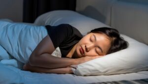 夜に就寝する若い女性