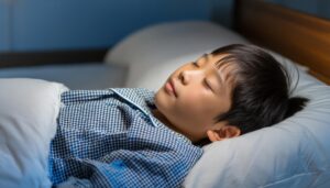 安眠する子供
