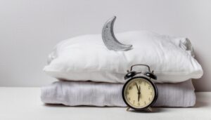 月と星をイメージした小物