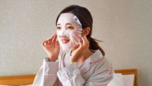 シートマスクをつけた女性4