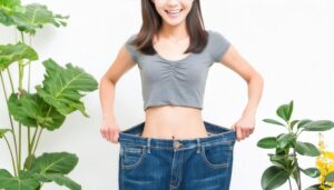 ダイエットの成果を見せる女性4