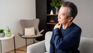 肩こりに悩む男性