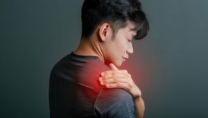 肩こりに悩む男性