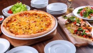 ピザとオードブルの食卓