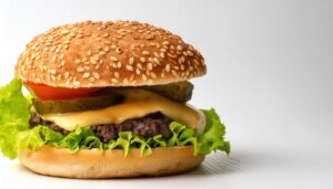 ピクルス入りバーガー