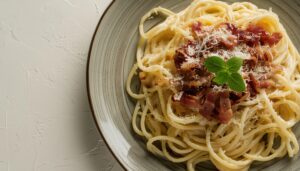 カルボナーラスパゲッティ（チーズ添え）