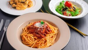 ミートソーススパゲッティ（サラダセット）
