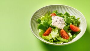 シンプルサラダ（緑背景）