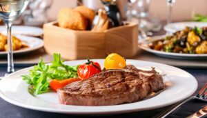 ステーキとグリル野菜プレート