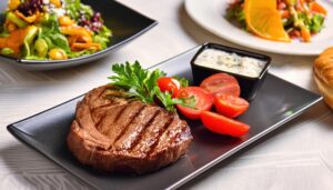 ステーキとトマトのプレート