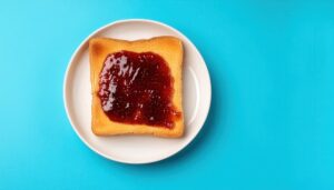 イチゴジャムトースト