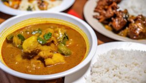 豊富な料理とカレー