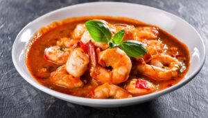エビとハーブの煮込み