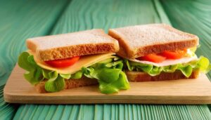 野菜たっぷりサンドイッチ