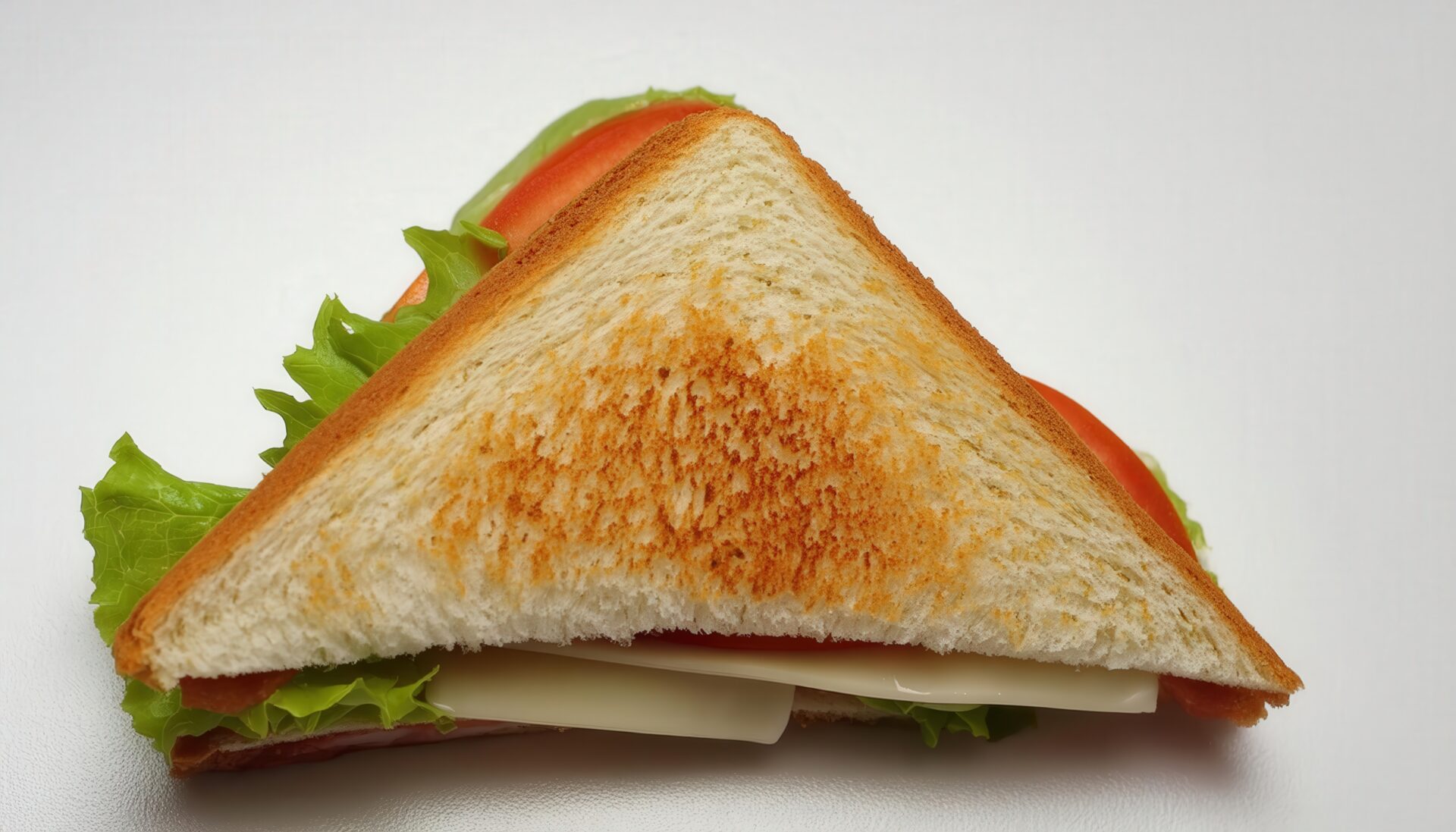 トーストサンドと白背景