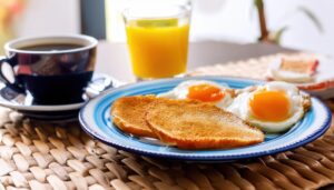 朝食セット（コーヒーとトースト）