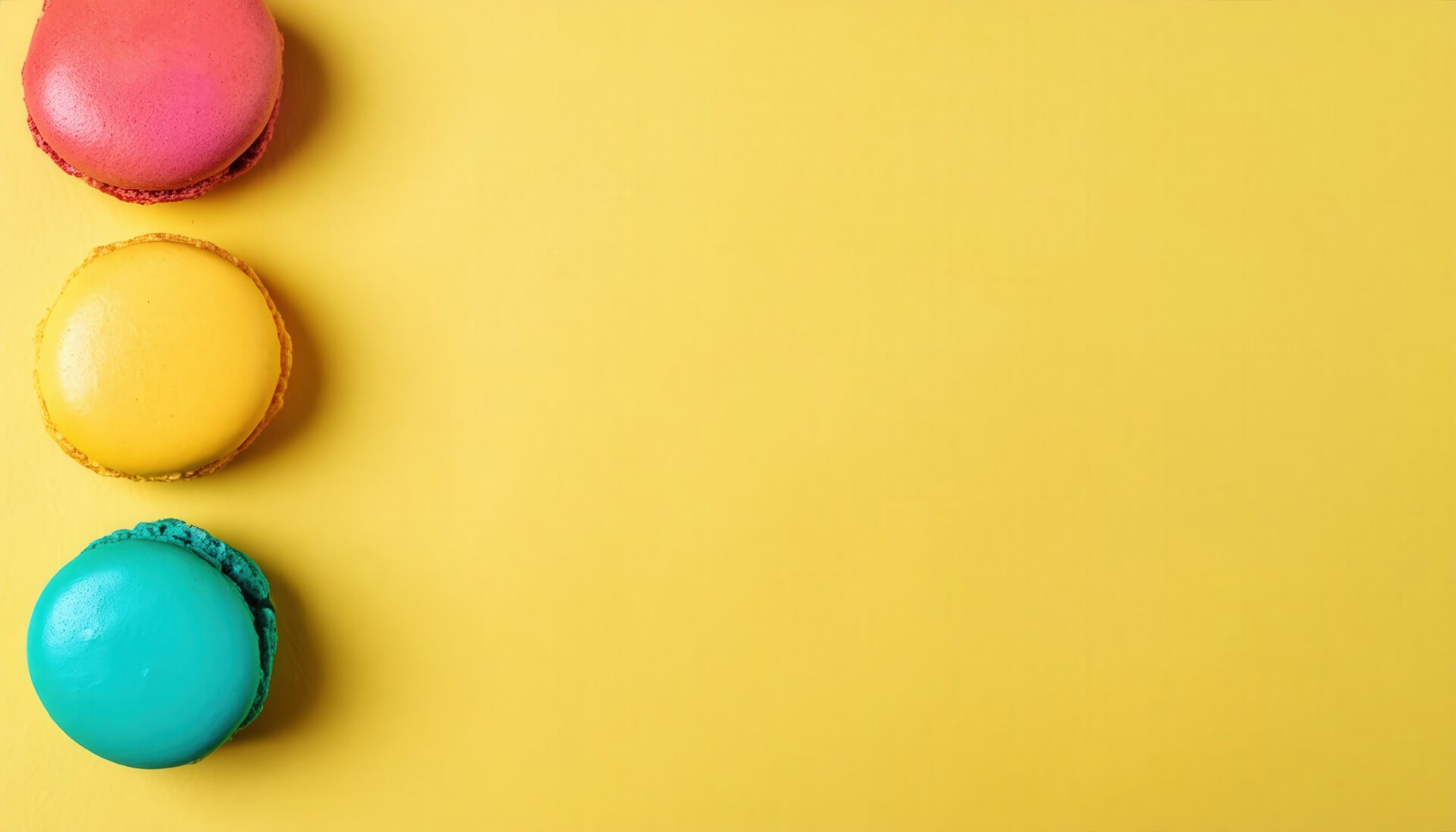 縦に並んだ3つのマカロン
