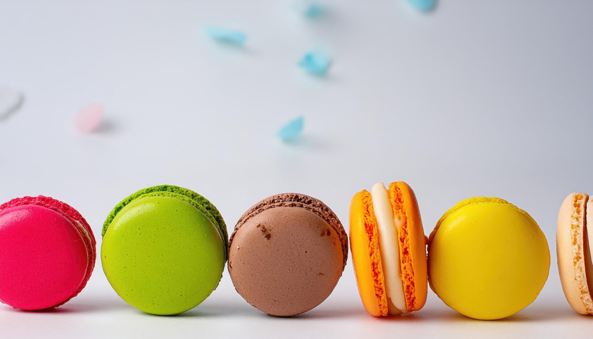横並びのカラフルマカロン
